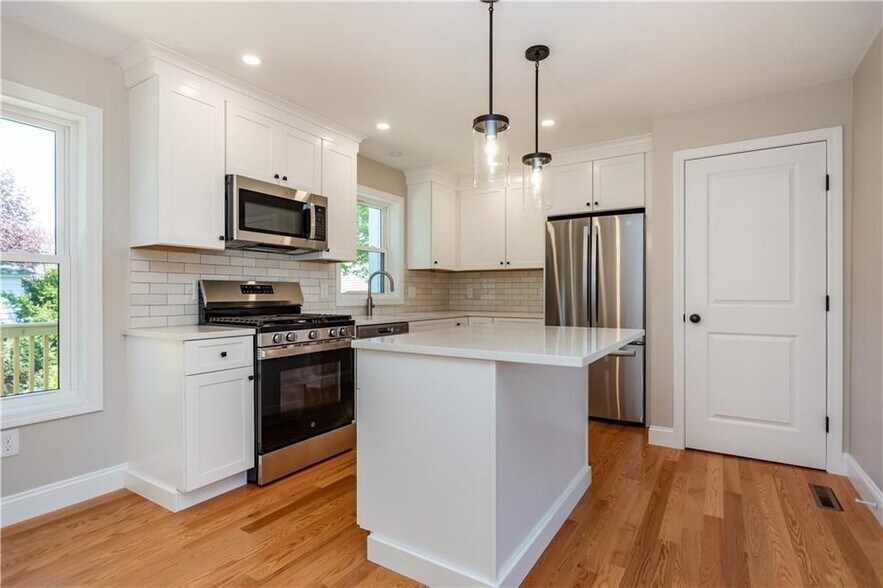 Building Photo - 83 Cadora Ave