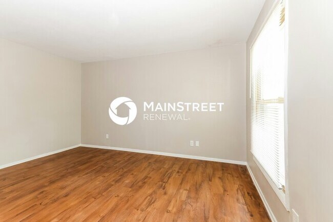 Building Photo - 3 Bedroom Pet-Friendly Home in Louisville,...