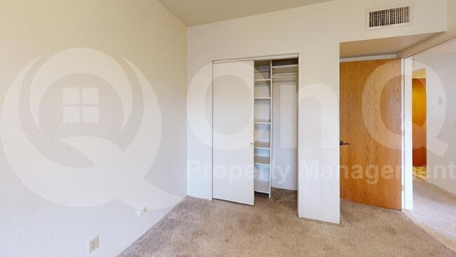 Building Photo - 2705 N Orchard Ave