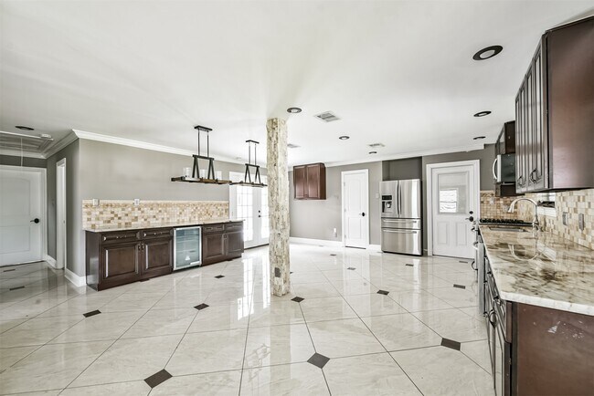 Building Photo - 6833 Concho St