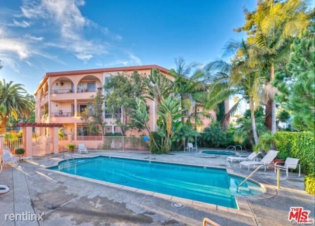 Building Photo - 1 br, 1 bath Condo - 2035 4th St Unit 206C