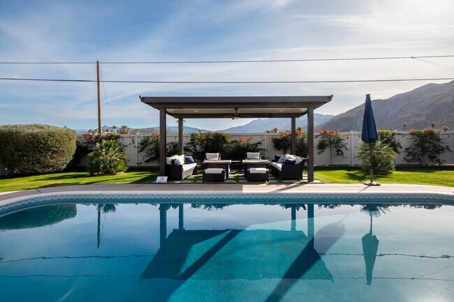 Building Photo - Movie Colony Oasis - Peaceful, Walk to Dow...