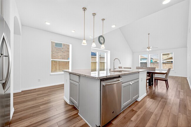 Building Photo - 29897 Dovetail Blf Ln