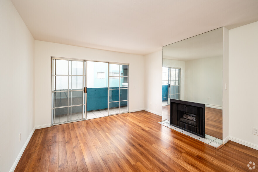 1BR, 1BA - 820SF - Living Room - West Hollywood Vista Apartments