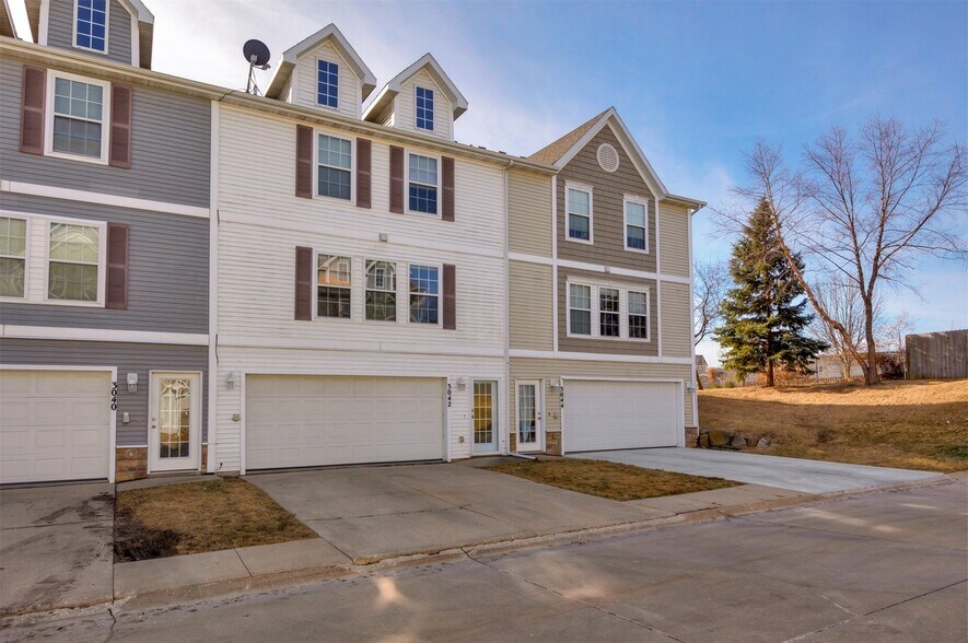 Primary Photo - 1705 SW 32nd Ln