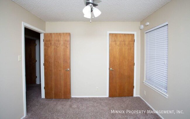 Building Photo - 4701 Country Club Dr