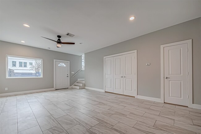 Building Photo - 119 E 32nd St