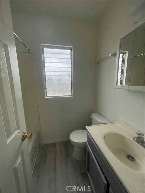 Building Photo - 151 E 95th St