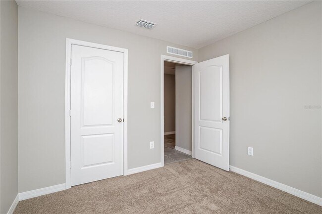 Building Photo - 349 Daffodil Ln