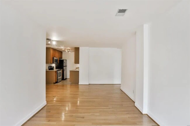 Building Photo - 5630 Pershing Ave