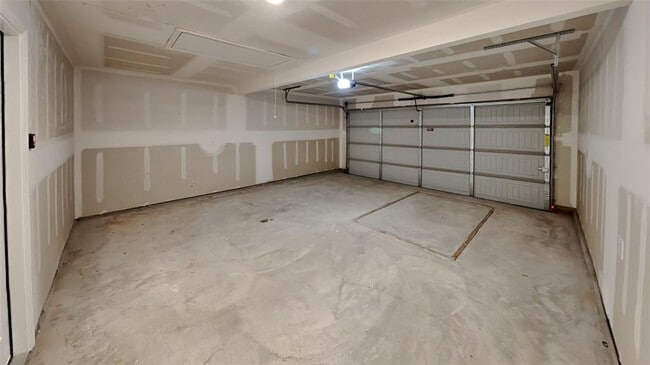 Building Photo - 10009 SW 41st St