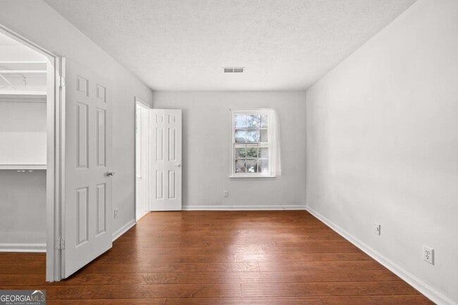 Building Photo - 151 Old Ferry Way