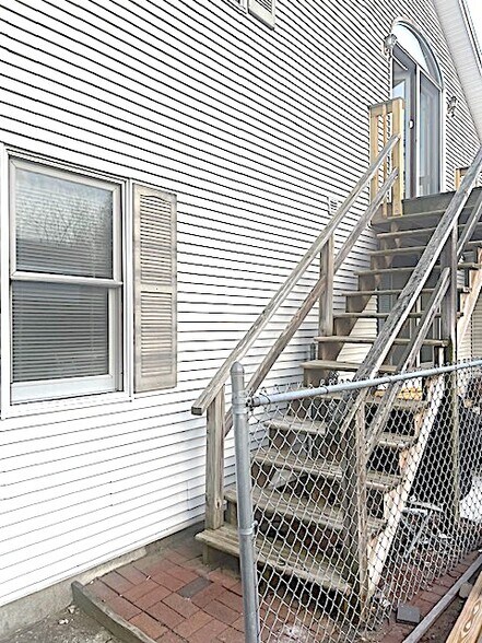 Building Photo - 877 Homestead Ave