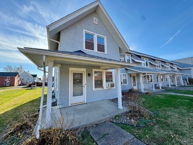 Building Photo - Updated 3BR Townhome Across from Stephens Park