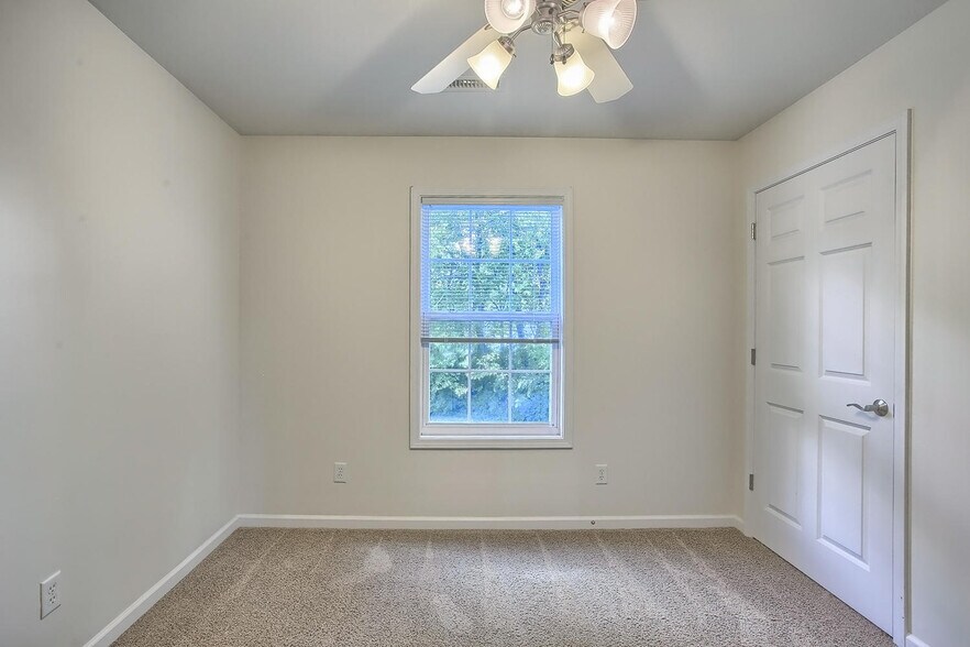 Building Photo - 306 Windwood Ct