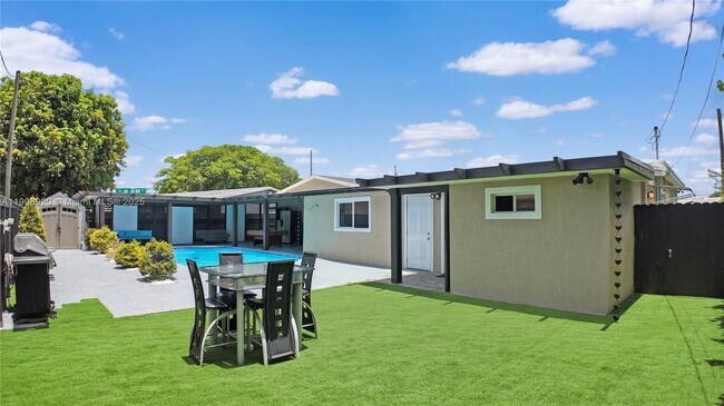 Building Photo - 801 NW 172nd Terrace