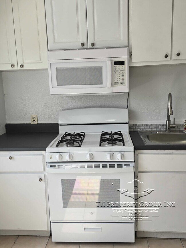 Building Photo - 17801 Penn Valley Dr