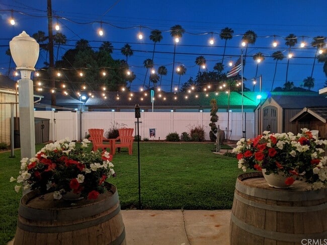 Building Photo - 926 N San Gabriel Ave