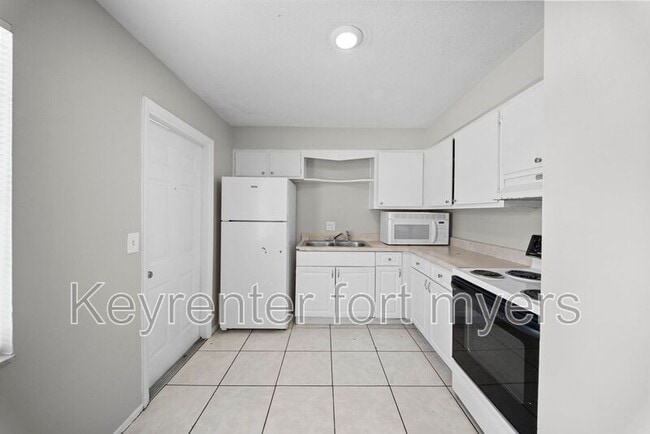 Building Photo - 464 Carolina Ave