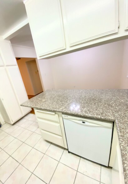 Building Photo - 5876 Bowcroft St