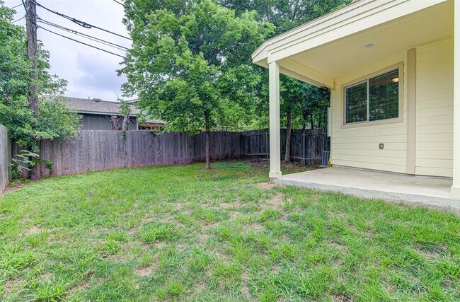 Building Photo - 3301 Thomas Kincheon St