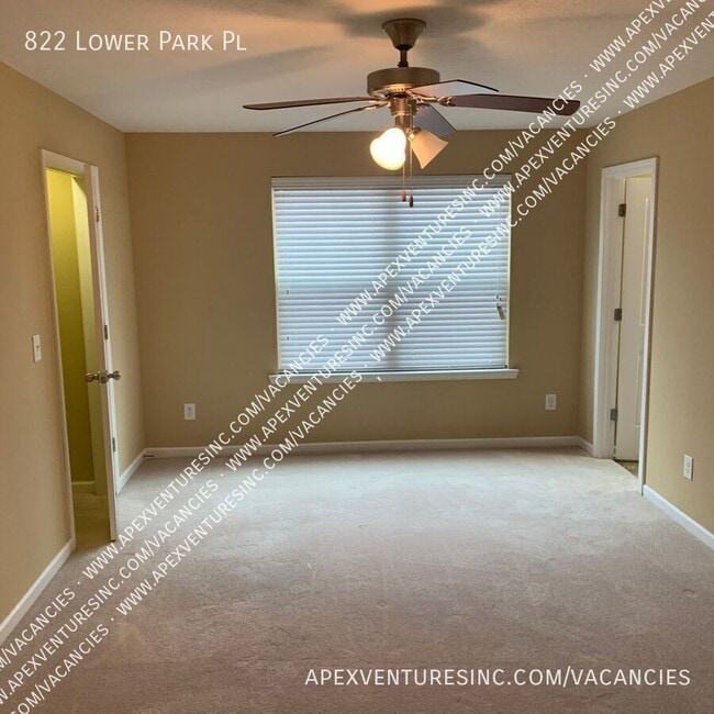 Building Photo - 822 Lower Park Pl