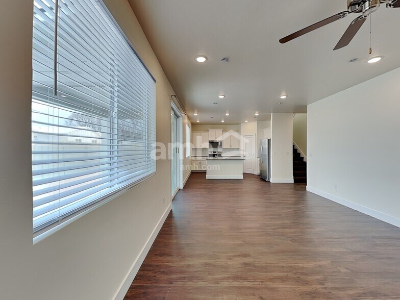 Building Photo - 11468 W Mesquite St