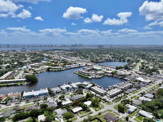 Building Photo - 312 Northlake Dr