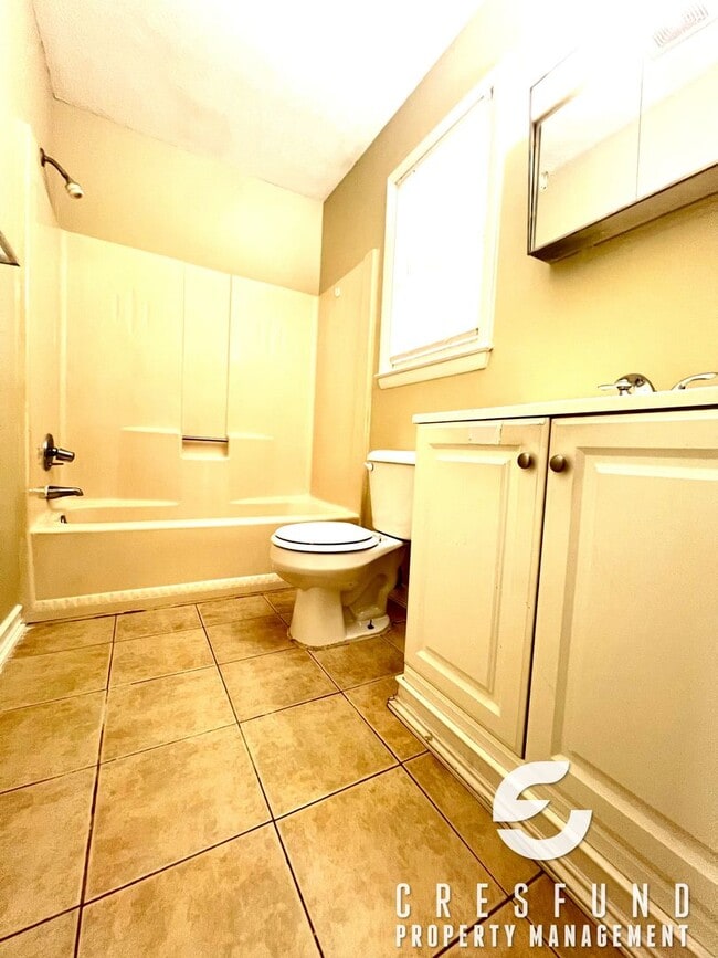 Building Photo - 3 Bedroom Ready For YOUR Move In TODAY!