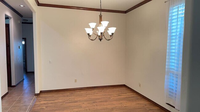 Building Photo - 9200 Stacy Lynn Ln