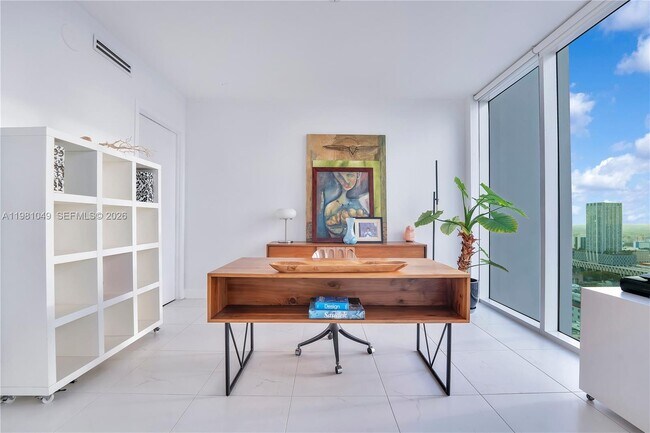 Building Photo - 1040 Biscayne Blvd