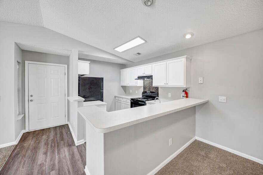 Building Photo - Basswood Apartment Homes