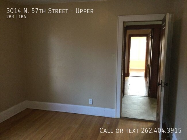 Building Photo - Three Bedroom Spacious Upper Duplex