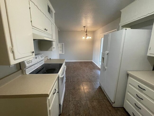 Building Photo - NORMAN HOME AVAILABLE FOR LEASE