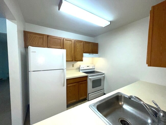 Building Photo - 307 Willow Springs