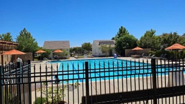 Building Photo - Upscale 2/2 Apartment in The Cannery!-$500 Off 1st Month's Rent