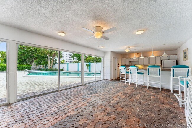Building Photo - 1470 S Ocean Blvd