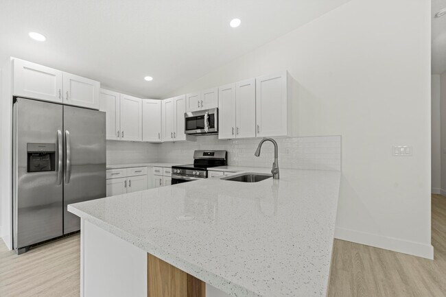 Building Photo - 7401 Donlon Rd