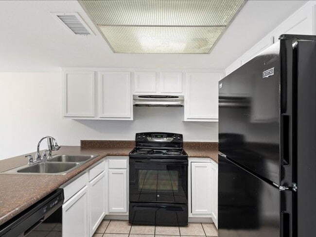 Building Photo - Charming 2BR Condo in Tempe