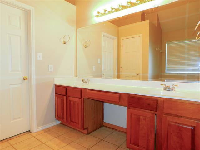 Building Photo - 8313 Montecito Dr