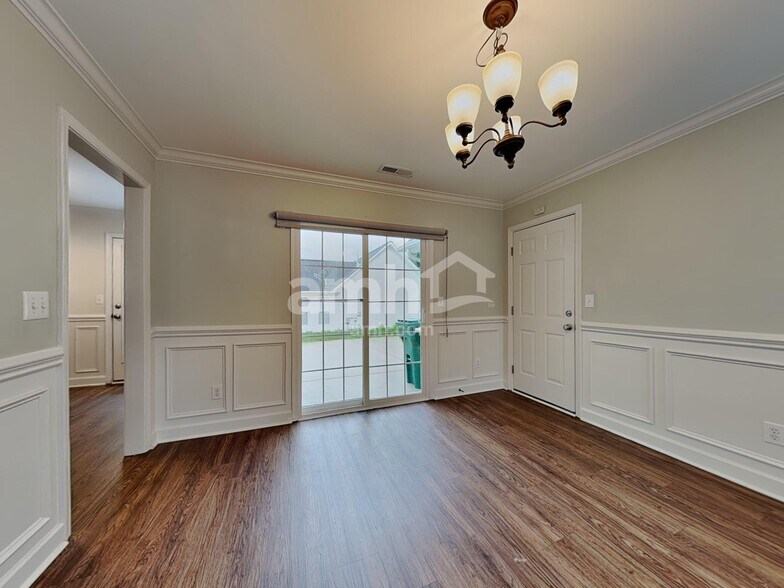 Building Photo - 6677 Springfield Village Ln