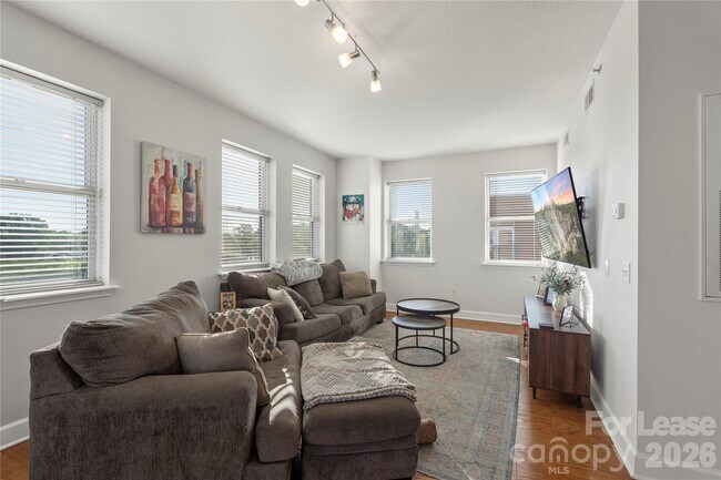 Building Photo - 1315 East Blvd