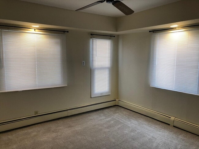 Building Photo - Platte 4 Plex