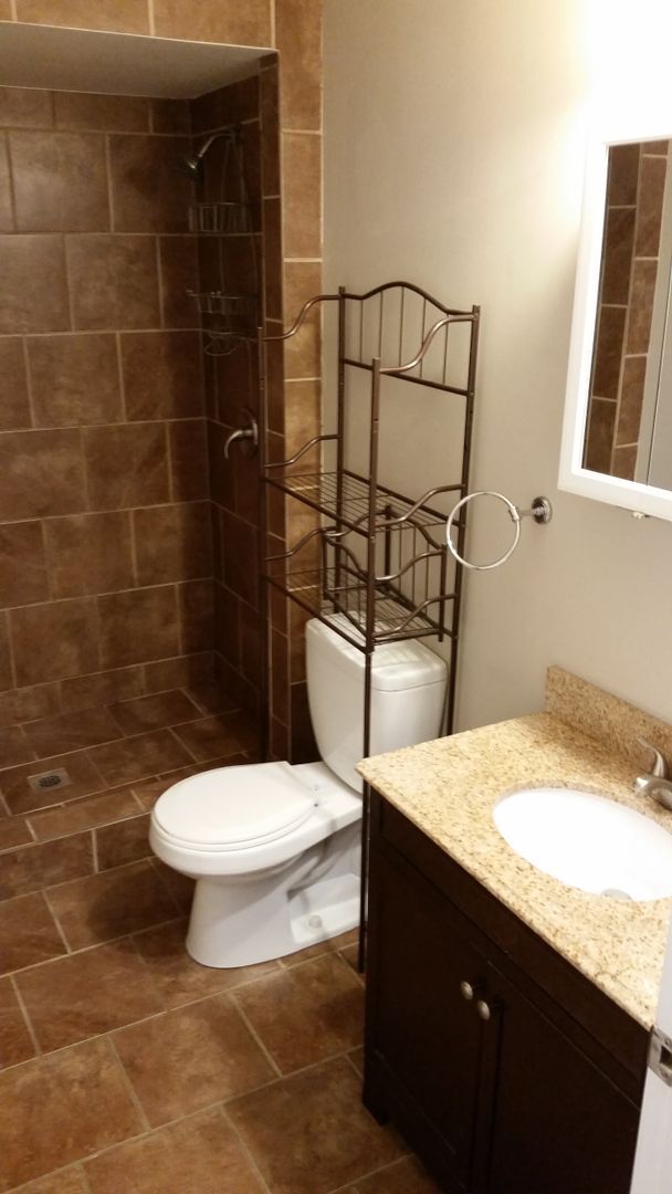 Building Photo - Charming 3 Bedroom Reno In South Side. Open Layout. Large Back Patio. A/C. Stainless. Designer Ki...