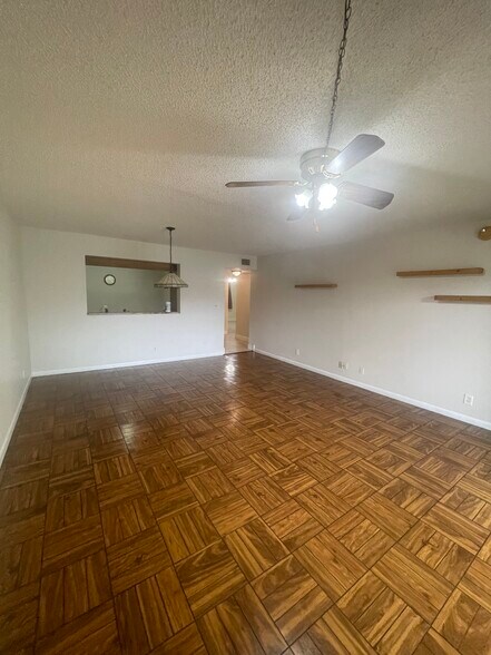Building Photo - 2073 Coral Ridge Dr