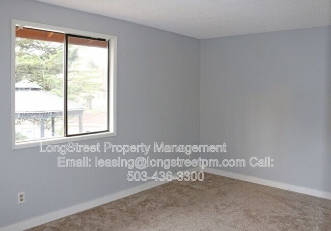 Building Photo - 1692 SW Reed Pl