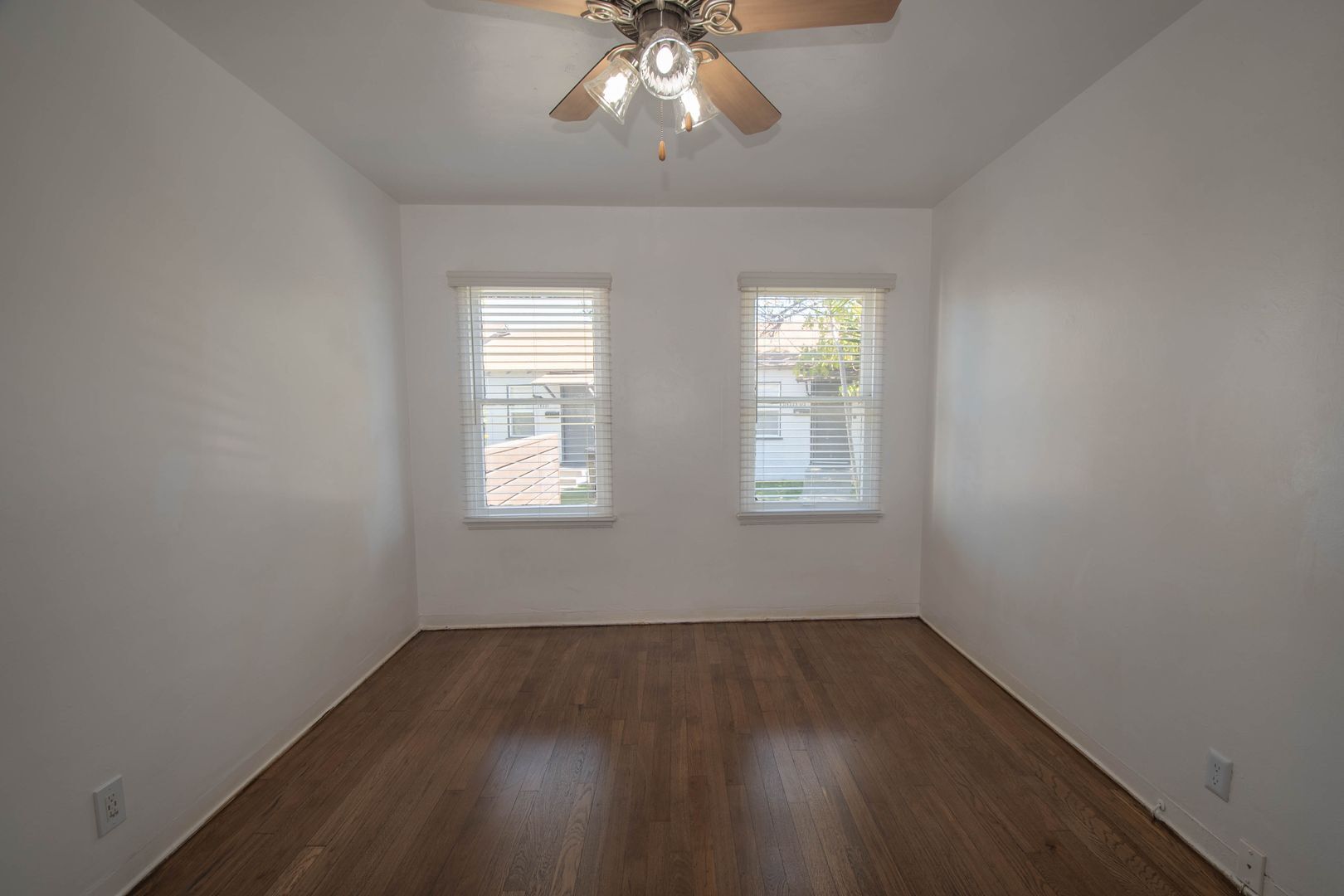 Building Photo - 14229 Victory Blvd