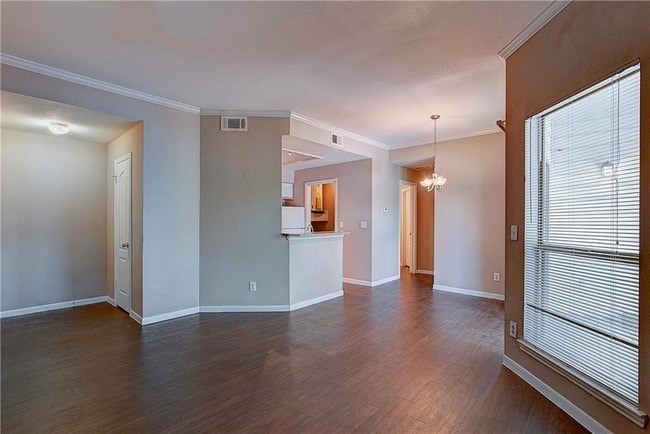 Building Photo - 6000 Shepherd Mountain Cove