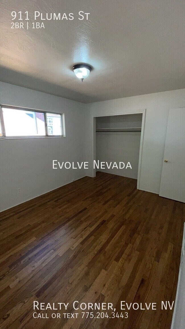 Building Photo - 911 Plumas St