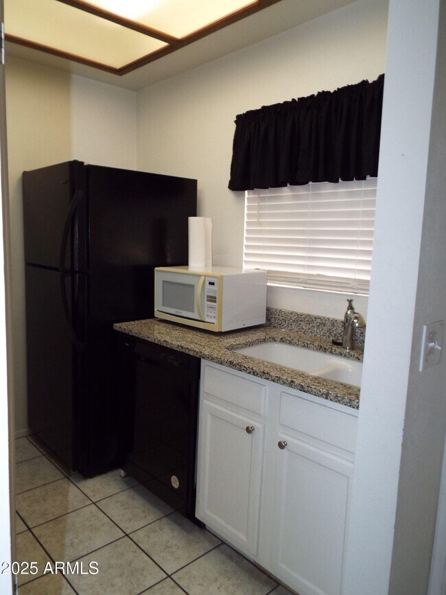 Building Photo - 11666 N 28th Dr